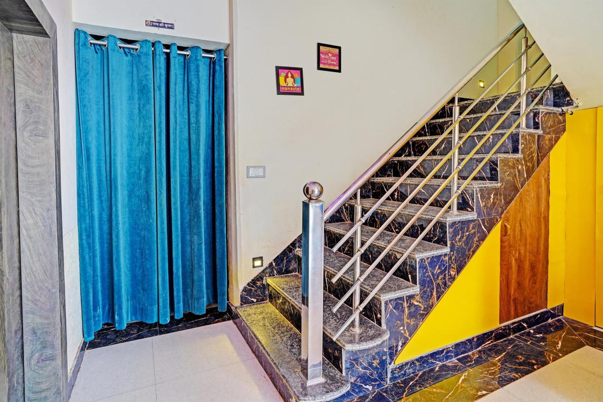 Hotel O Real Out Of The Blue プシュカル エクステリア 写真